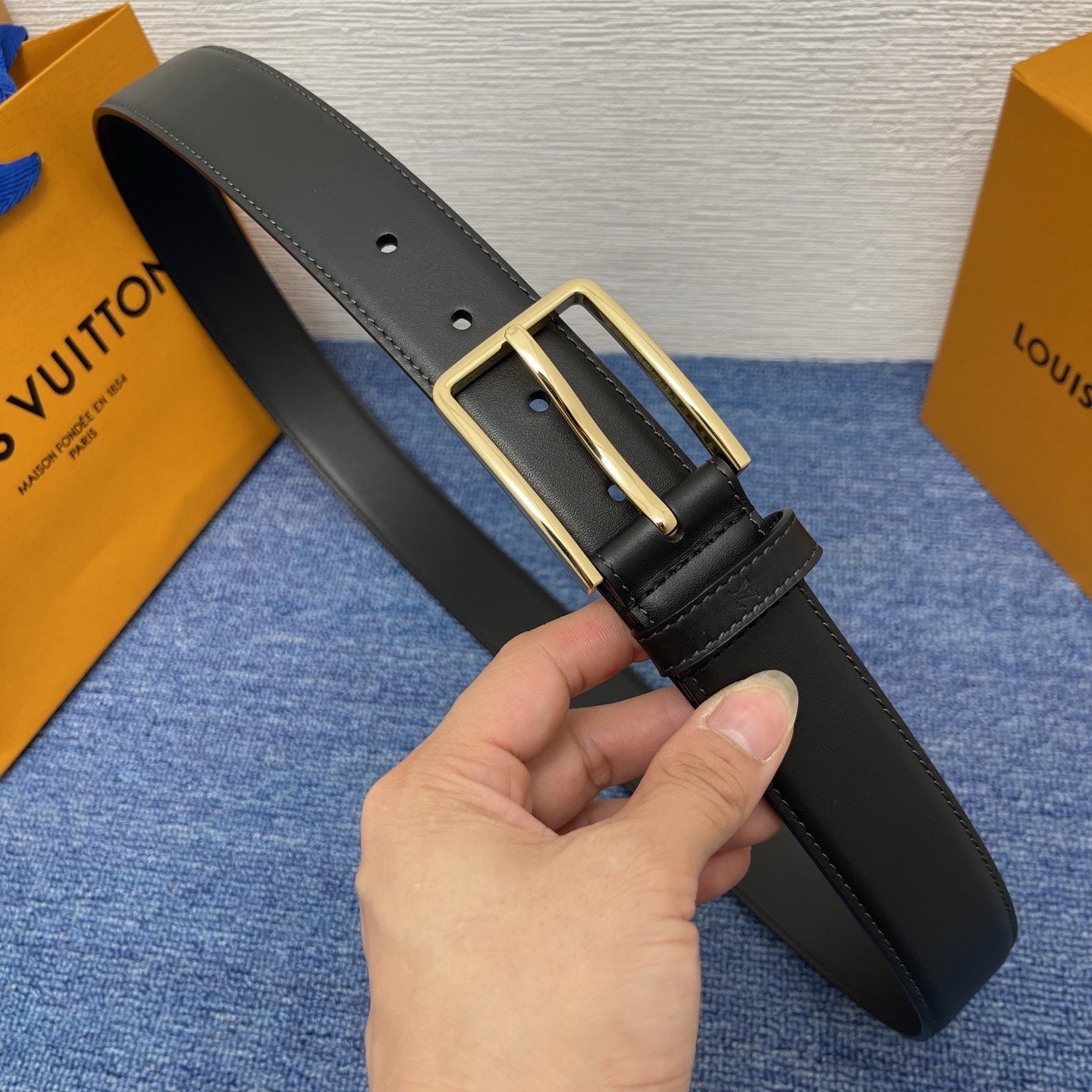 LOUIS VUITTON Leather Belt