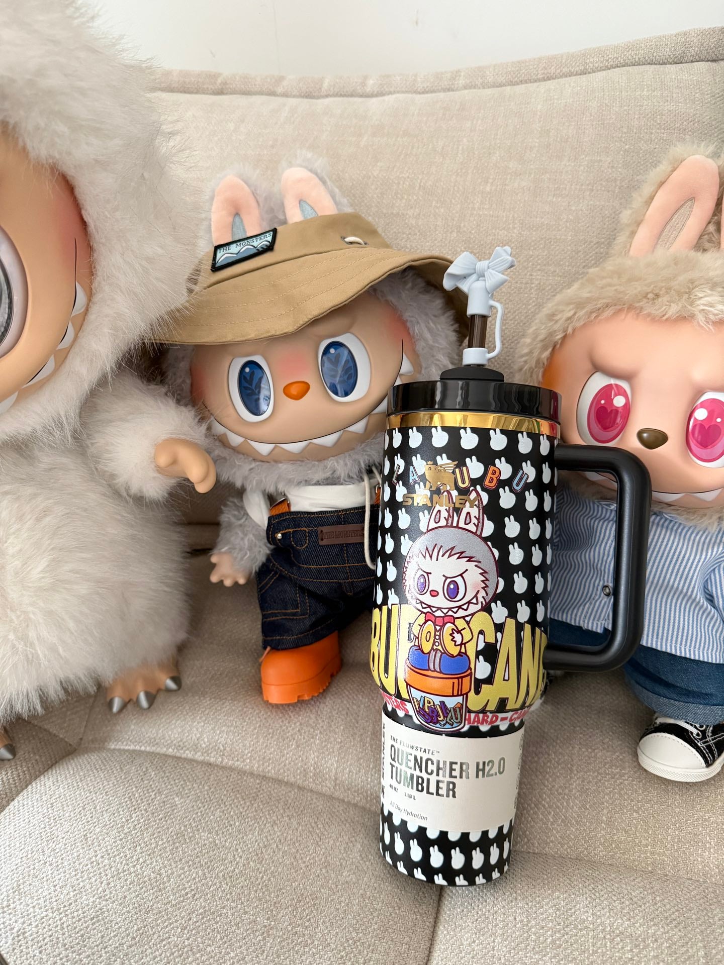 Spot black ๐๐ญa๐ง๐ฅ๐๐ฒโ Labub co-branded straw cup 40oz Water Bottle Labubu Macaron Monsters Tumbler