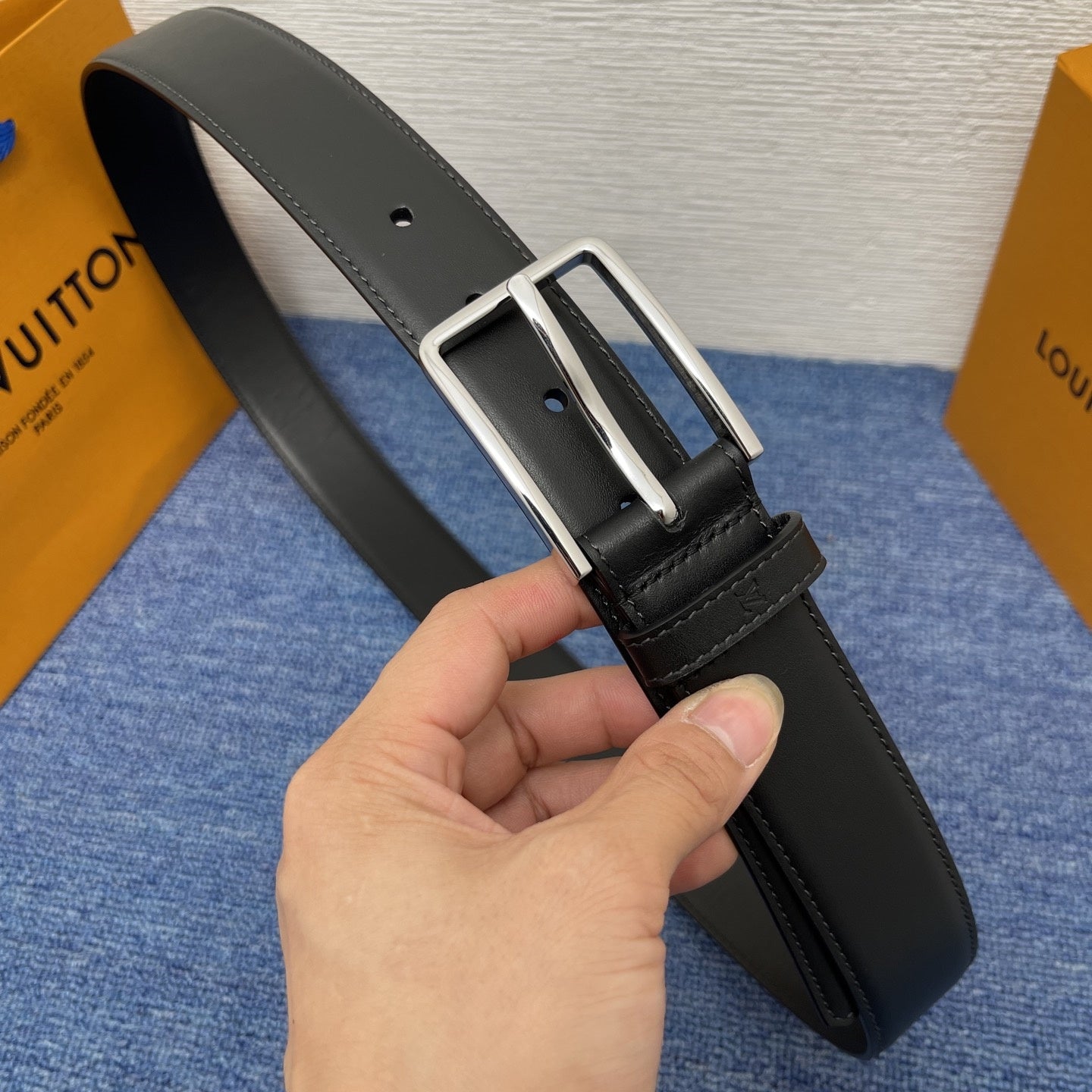 LOUIS VUITTON Leather Belt