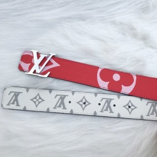 LOUIS VUITTON leather belt
