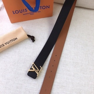 LOUIS VUITTON leather belt