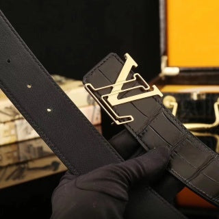 LOUIS VUITTON leather belt