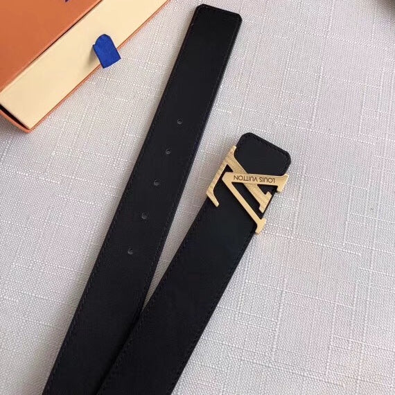 LOUIS VUITTON leather belt