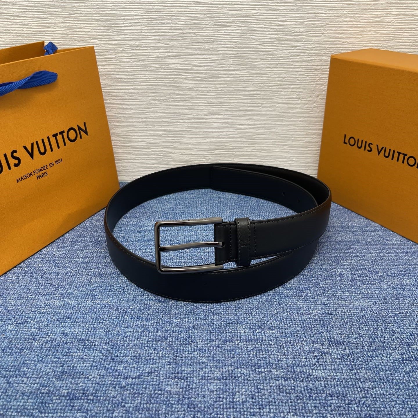 LOUIS VUITTON Leather Belt