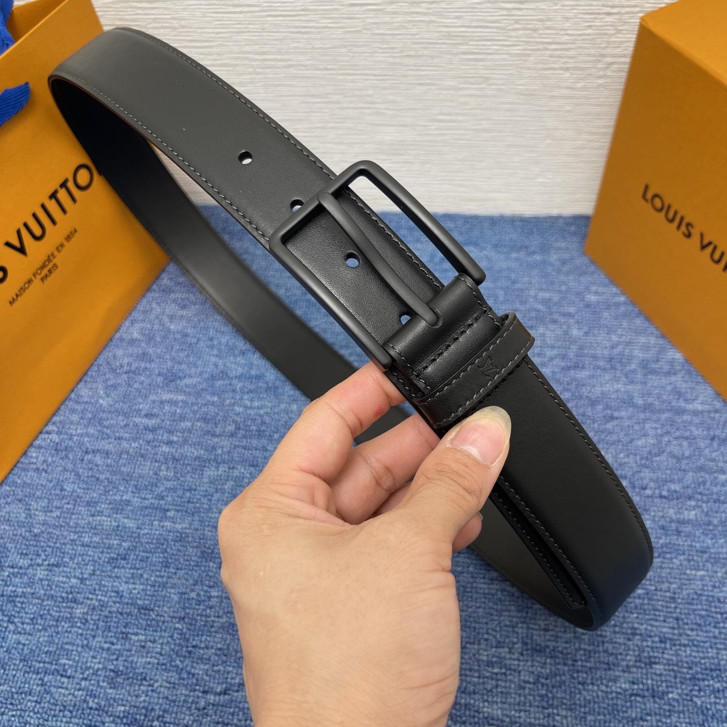 LOUIS VUITTON Leather Belt