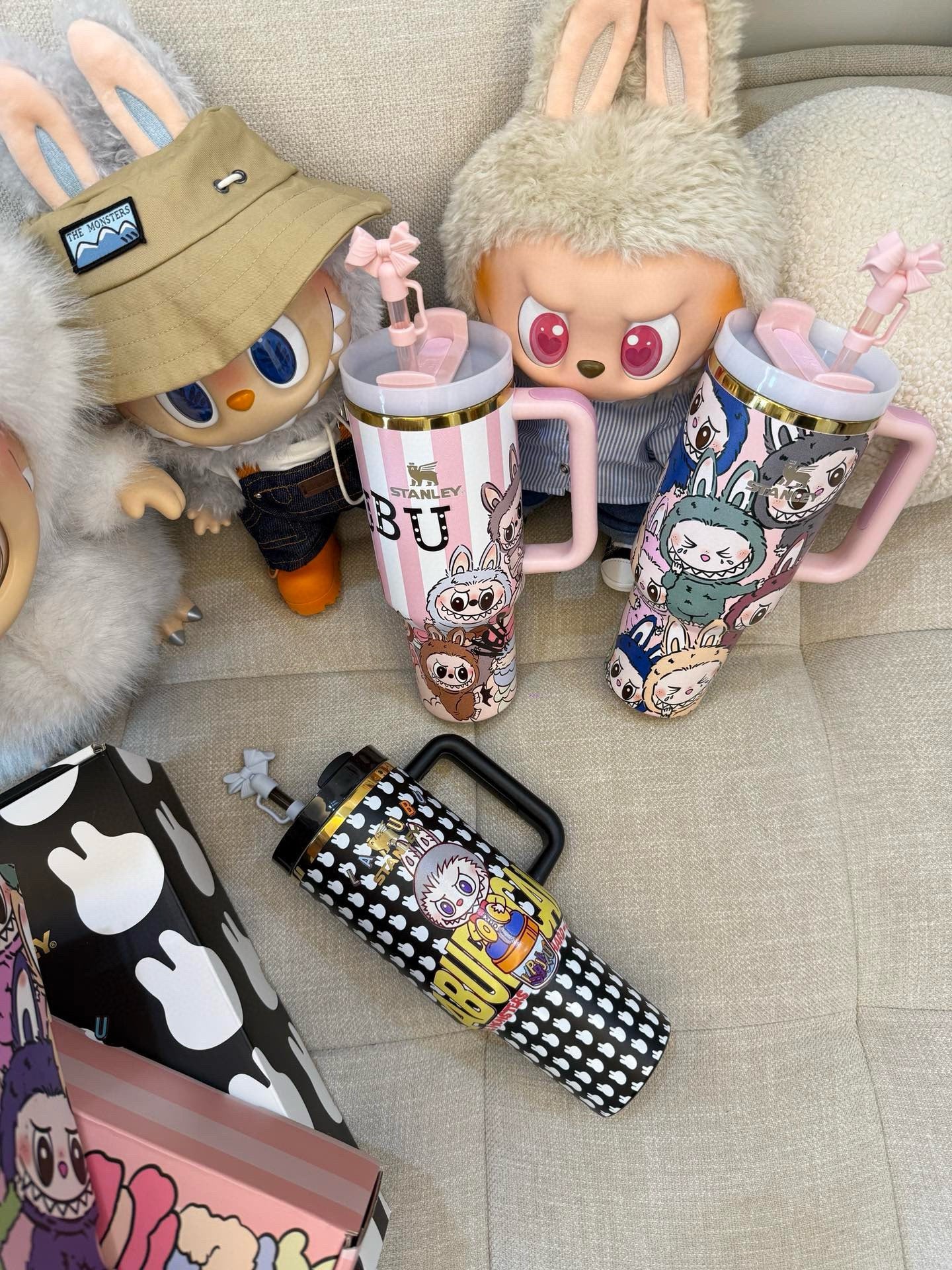 Three colors are available 𝐒𝐭a𝐧𝐥𝐞𝐲✖️ Labub co-branded straw cup 40oz Water Bottle Labubu Macaron Monsters Tumbler