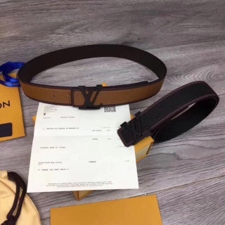 LOUIS VUITTON leather belt