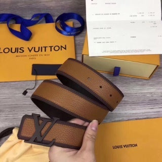 LOUIS VUITTON leather belt
