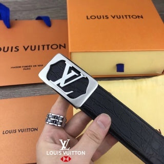 LOUIS VUITTON leather belt