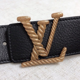 LOUIS VUITTON leather belt