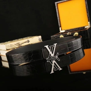 LOUIS VUITTON leather belt