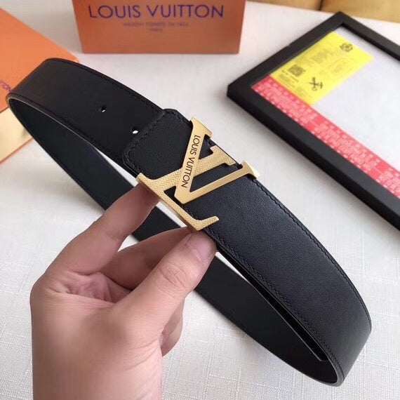 LOUIS VUITTON leather belt