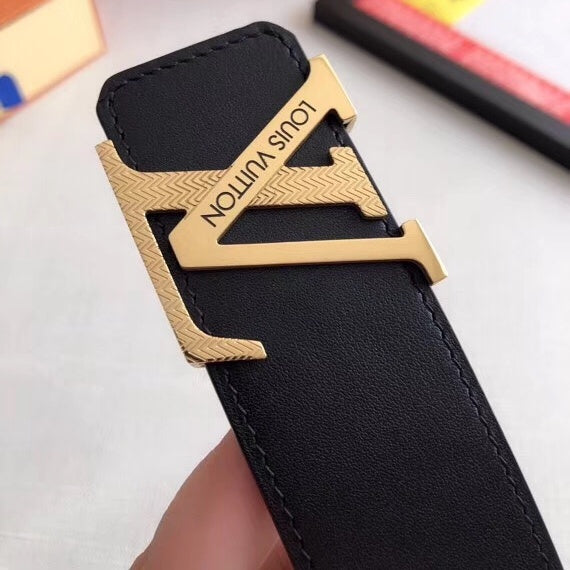 LOUIS VUITTON leather belt