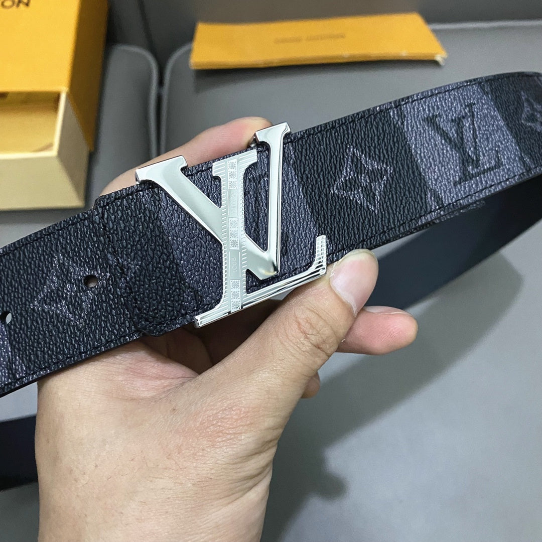 LOUIS VUITTON Leather Belt