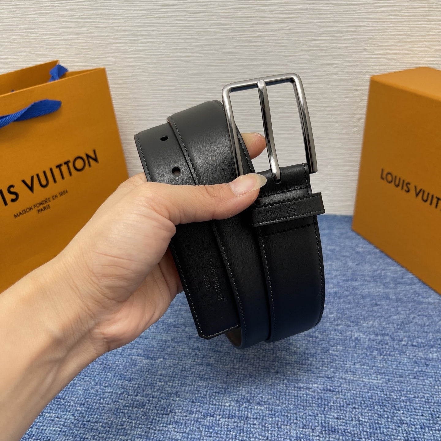 LOUIS VUITTON Leather Belt